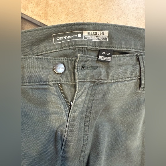 Carhartt | 38x30 | Relaxed Fit - Picture 2 of 2